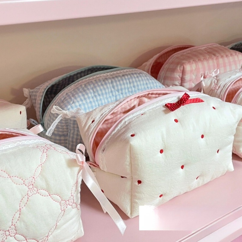 New Quilted Ins Makeup Bag Han - огляд і ціна Beauty Makeup Edit