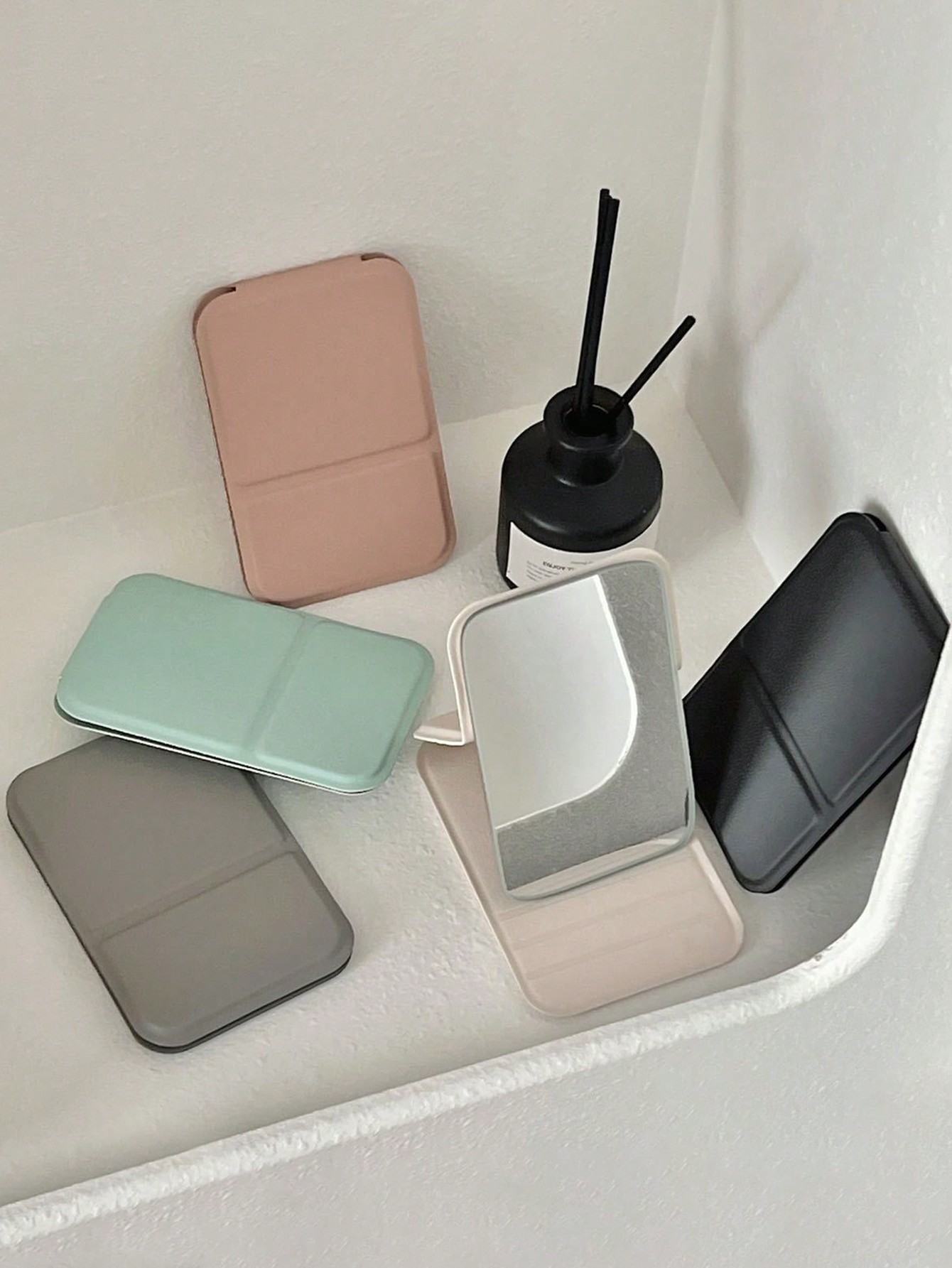 Portable Folding Mini Makeup M - огляд і ціна Beauty Makeup & D Anime Studio