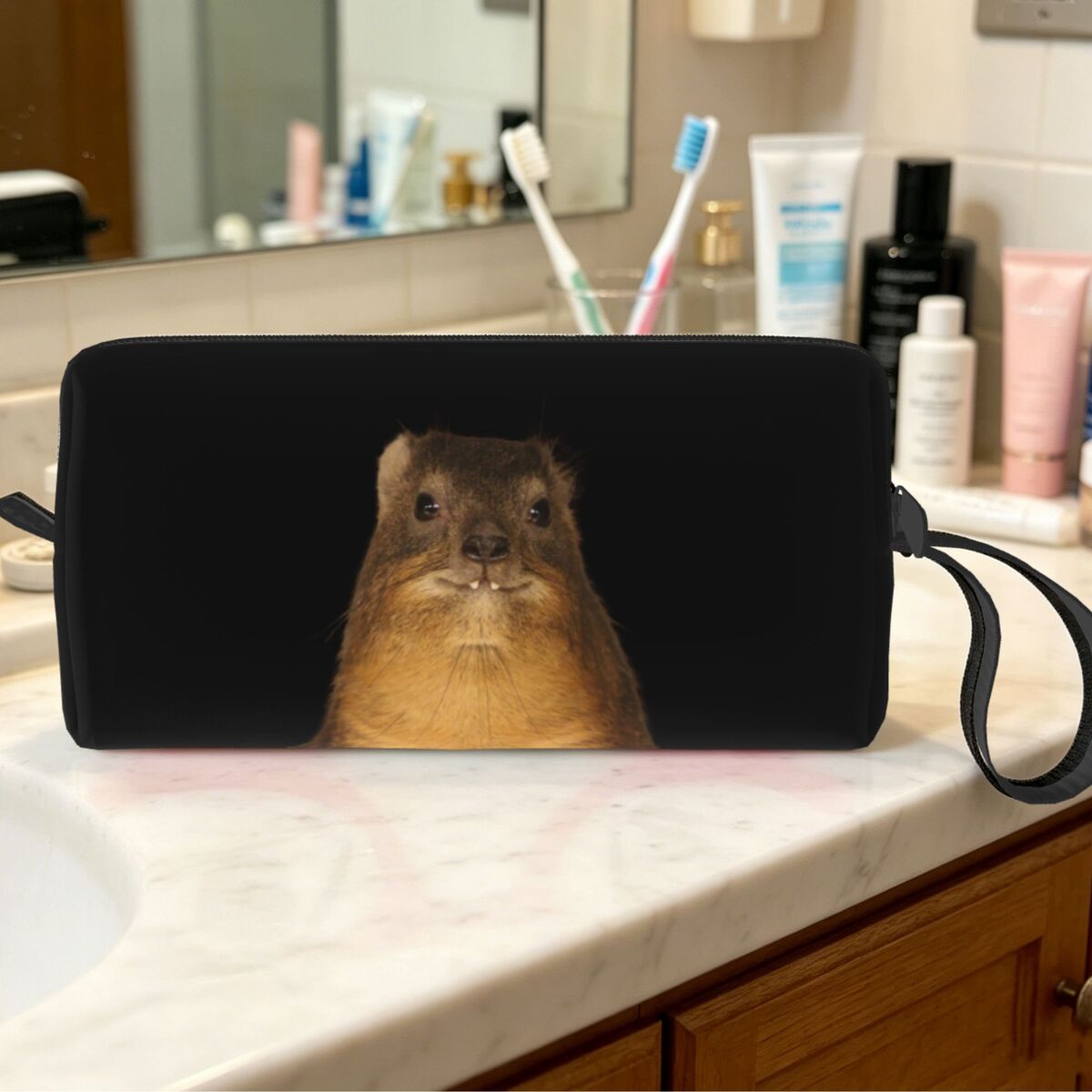 Rock Hyrax Photo Dassie Vampir - огляд і ціна Beauty Vampire Makeup
